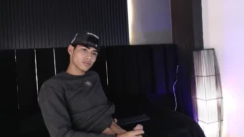 Zander online show from 03-01-25, 12:28