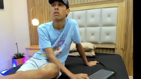 Snapshot of zane_belville chatting on 05-28-26, 12:02 Zane Belville online show from 05-28-26, 12:02
