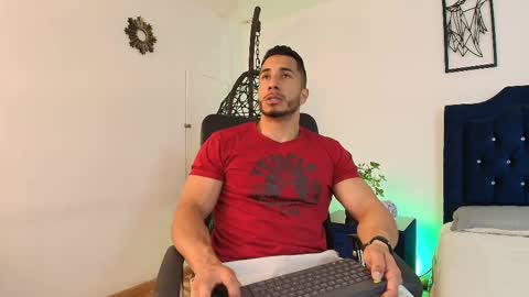 Snapshot of zanemaverick chatting on 09-19-25, 12:06 zanemaverick online show from 09-19-25, 12:06
