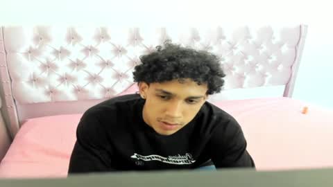 Snapshot of zanxley_ chatting on 01-10-25, 07:43 zanxley_ online show from 01-10-25, 07:43