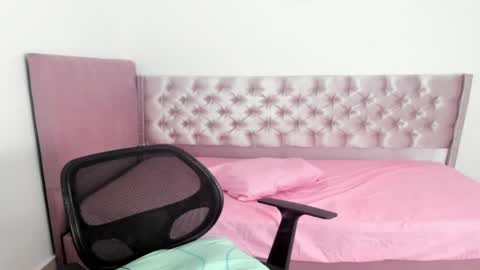 Snapshot of zanxley_ chatting on 01-19-25, 10:28 zanxley_ online show from 01-19-25, 10:28