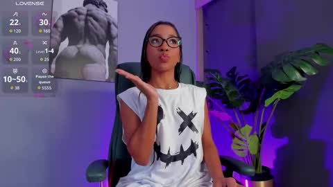 Snapshot of zara_leee chatting on 02-21-26, 12:06 Zara online show from 02-21-26, 12:06