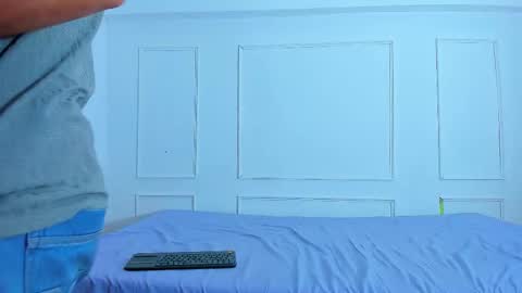 Snapshot of zara_n_kai chatting on 09-19-25, 02:02 zara_n_kai online show from 09-19-25, 02:02