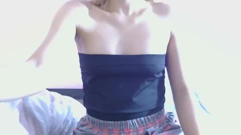 Snapshot of zara_play chatting on 01-29-25, 10:22 Zara3 online show from 01-29-25, 10:22