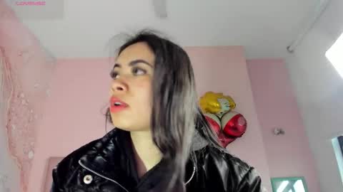 Zarah  online show from 12-16-25, 09:42