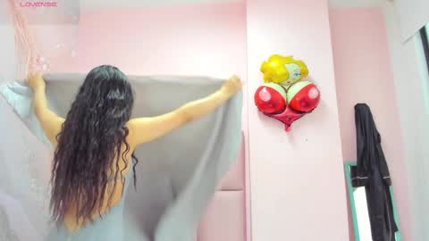 Zarah  online show from 12-22-25, 09:45