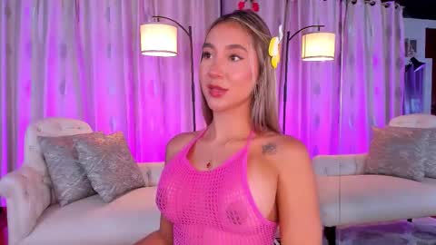 Snapshot of zarajener chatting on 03-25-26, 08:37 online show from 03-25-26, 08:37