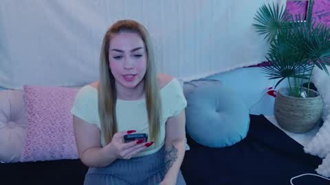 zarasplayground online show from 12-20-25, 03:52