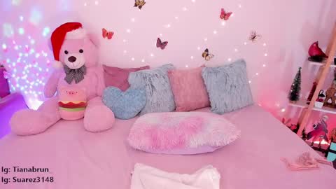 Snapshot of zaratorres_ chatting on 12-13-24, 01:33 Zara online show from 12-13-24, 01:33