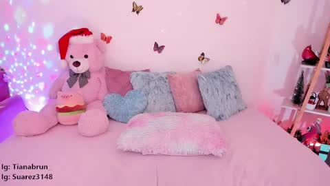 Snapshot of zaratorres_ chatting on 01-15-25, 01:41 Zara online show from 01-15-25, 01:41