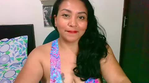 Snapshot of zaray_45bella chatting on 04-13-26, 09:42 zaray online show from 04-13-26, 09:42