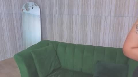 Isabella online show from 02-06-26, 12:30