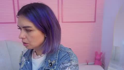 Isabella online show from 06-17-26, 12:40