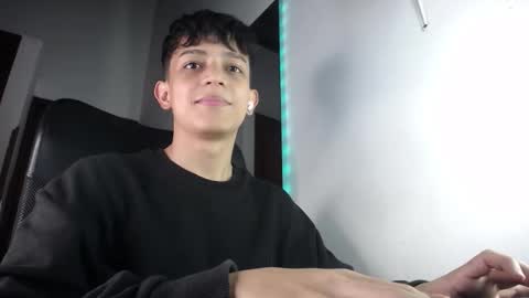 Snapshot of zarekneo chatting on 10-01-25, 05:46 Zarek online show from 10-01-25, 05:46