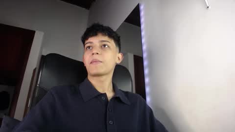 Snapshot of zarekneo chatting on 10-20-25, 08:09 Zarek online show from 10-20-25, 08:09
