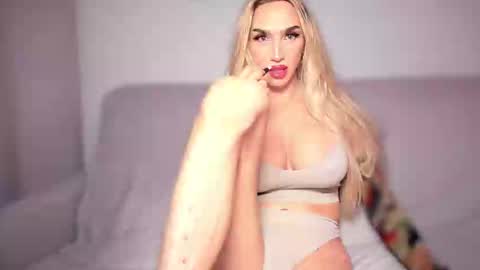 ZARINA online show from 02-14-25, 09:21