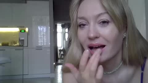 Zarina Swift online show from 01-22-25, 04:44