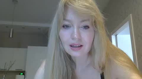 Zarina Swift online show from 04-06-26, 04:46
