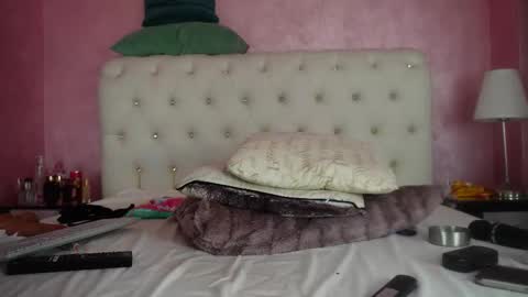 Zayla online show from 10-07-25, 04:09