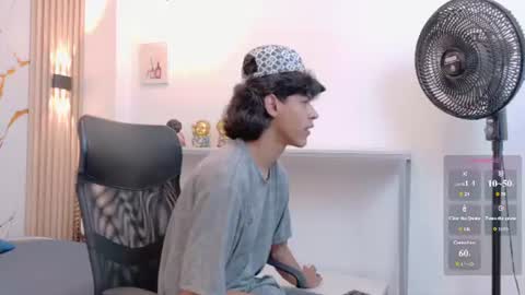 Snapshot of zayn_fox32 chatting on 06-29-26, 06:52 Zayn online show from 06-29-26, 06:52