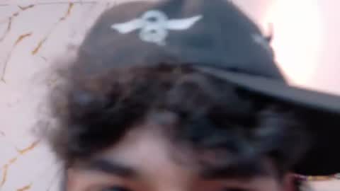 Snapshot of zayn_fox32 chatting on 06-30-26, 07:04 Zayn online show from 06-30-26, 07:04