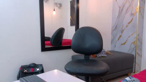 Snapshot of zayn_fox32 chatting on 07-28-26, 08:52 Zayn online show from 07-28-26, 08:52