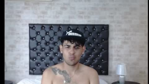 Zayn online show from 07-09-26, 01:37