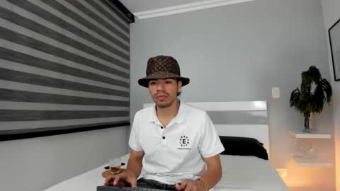 Snapshot of zaynshadow_ chatting on 10-18-25, 06:37 zaynshadow_ online show from 10-18-25, 06:37