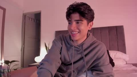 Hii im Zay.                 I save money for education. PVT Open. online show from 02-14-26, 06:43