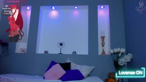 Karolyne online show from 11-30-25, 04:49