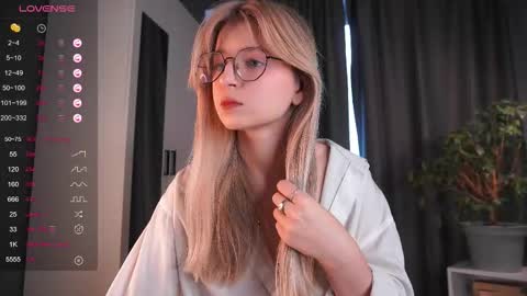 Avi online show from 10-18-25, 01:12