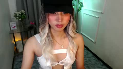 zelainalovetocum online show from 02-17-25, 06:37