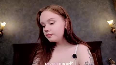 Emilia online show from 06-25-26, 02:11