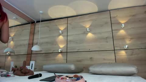 Zenda Evans online show from 02-24-26, 03:59