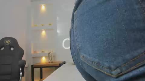 Zenda Evans online show from 03-20-26, 04:28