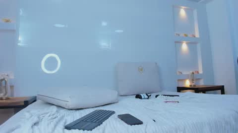 Zenda Evans online show from 03-21-26, 08:19