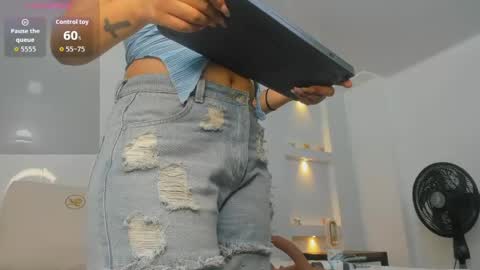 Zenda Evans online show from 06-08-26, 03:51