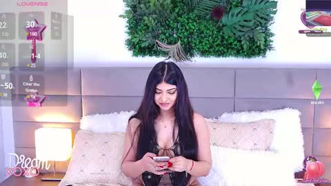 Zendaya online show from 03-06-25, 03:57