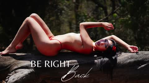 Zendaya online show from 12-20-24, 04:53