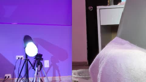 Zendaya online show from 11-18-25, 07:18