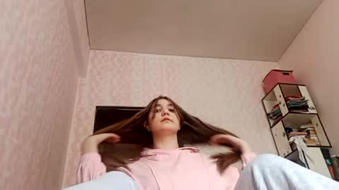 zeniabrossoit online show from 03-26-26, 05:24