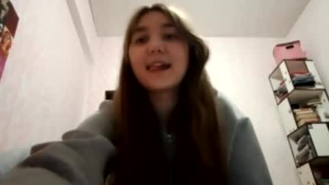 Snapshot of zeniabrossoit chatting on 04-13-26, 03:28 zeniabrossoit online show from 04-13-26, 03:28