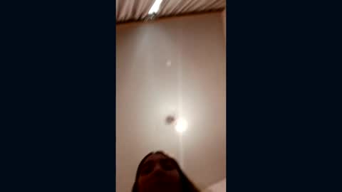 Snapshot of zeniabrossoit chatting on 04-15-26, 06:20 zeniabrossoit online show from 04-15-26, 06:20