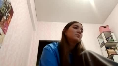 Snapshot of zeniabrossoit chatting on 04-16-26, 12:17 zeniabrossoit online show from 04-16-26, 12:17