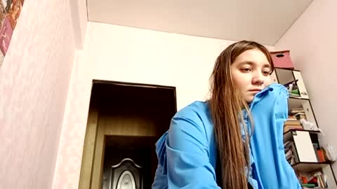 Snapshot of zeniabrossoit chatting on 04-18-26, 08:51 zeniabrossoit online show from 04-18-26, 08:51