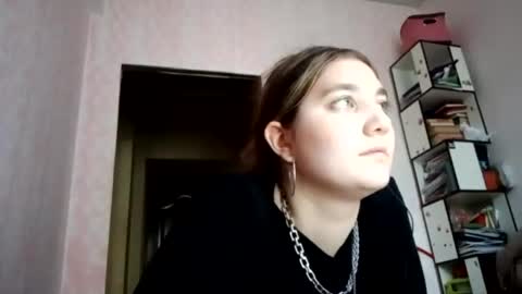 Snapshot of zeniabrossoit chatting on 04-24-26, 12:18 zeniabrossoit online show from 04-24-26, 12:18