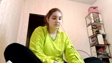 Snapshot of zeniabrossoit chatting on 04-30-26, 01:06 zeniabrossoit online show from 04-30-26, 01:06
