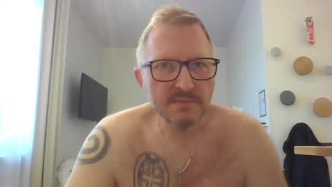 Snapshot of zenlem chatting on 05-18-26, 05:41 zenlem online show from 05-18-26, 05:41
