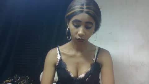 zeolineess online show from 10-18-25, 03:57