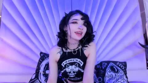Snapshot of zephirah_abney chatting on 02-17-25, 08:26 online show from 02-17-25, 08:26